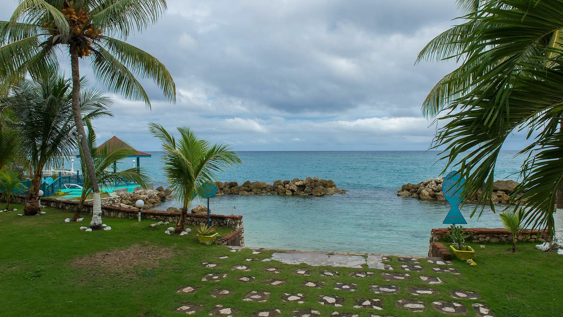 Tropical Beach Suite Tower Isle Apartment