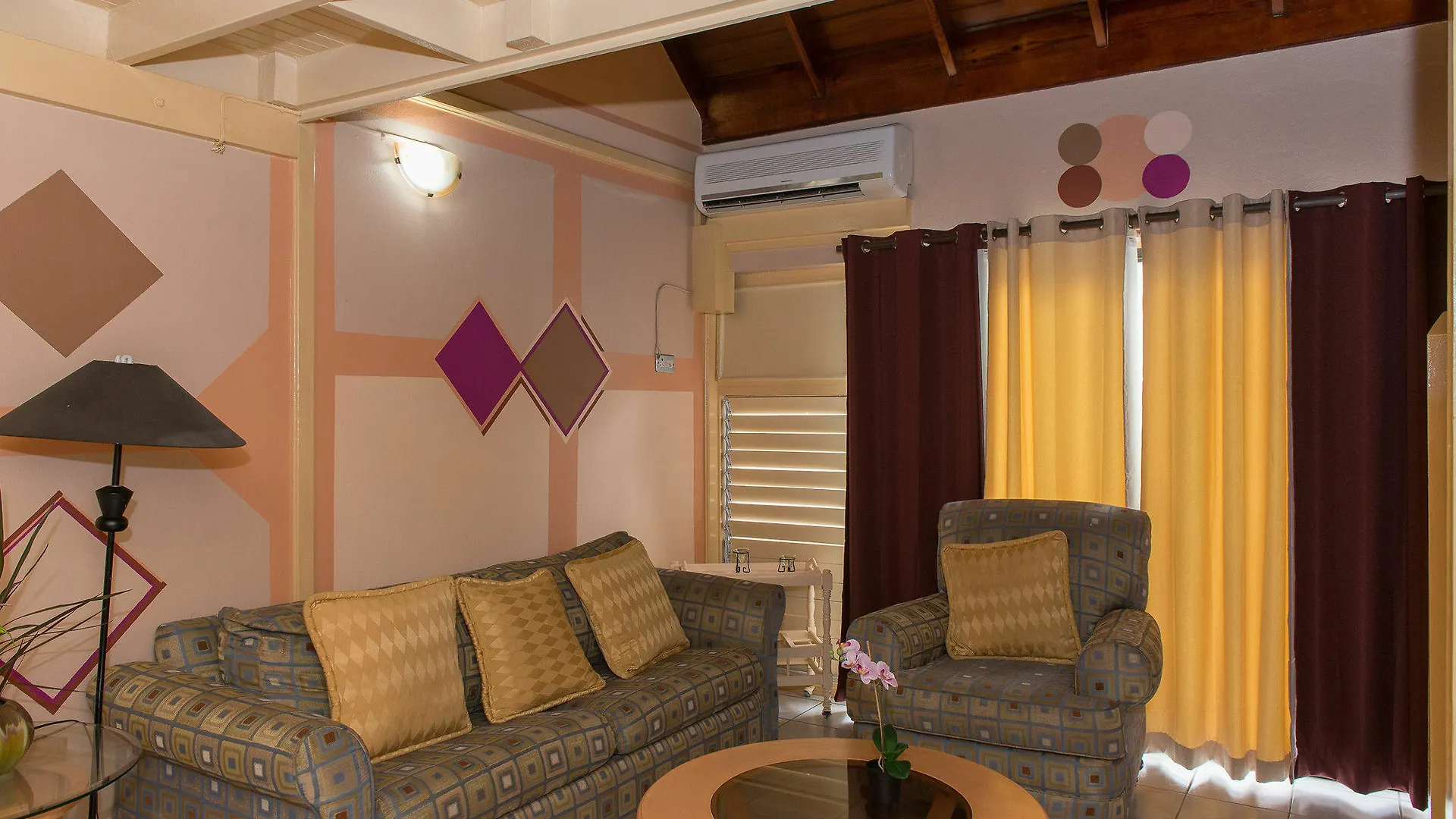 Tropical Beach Suite Tower Isle 0*,