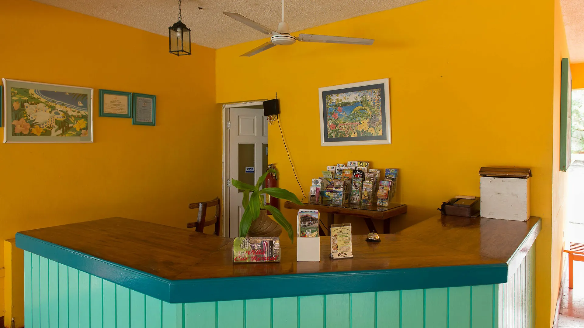 Tropical Beach Suite Tower Isle Apartment